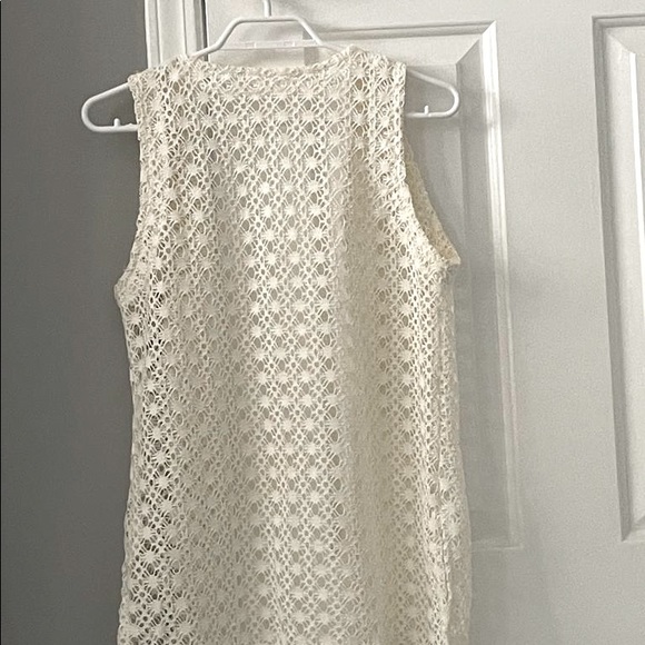 New Crocheted Lightweight Elegant Vest/Top - Picture 3 of 11